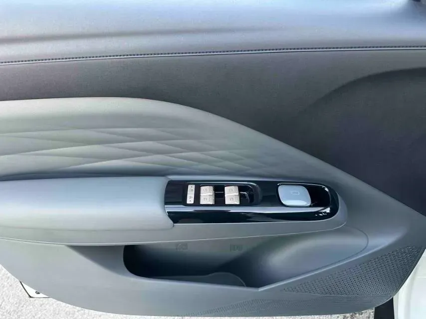 2025 ARCFOX T1 BEV,autocango,china used car exporter,china ev exporter,chinese used car exporter,chinese used ev exporter