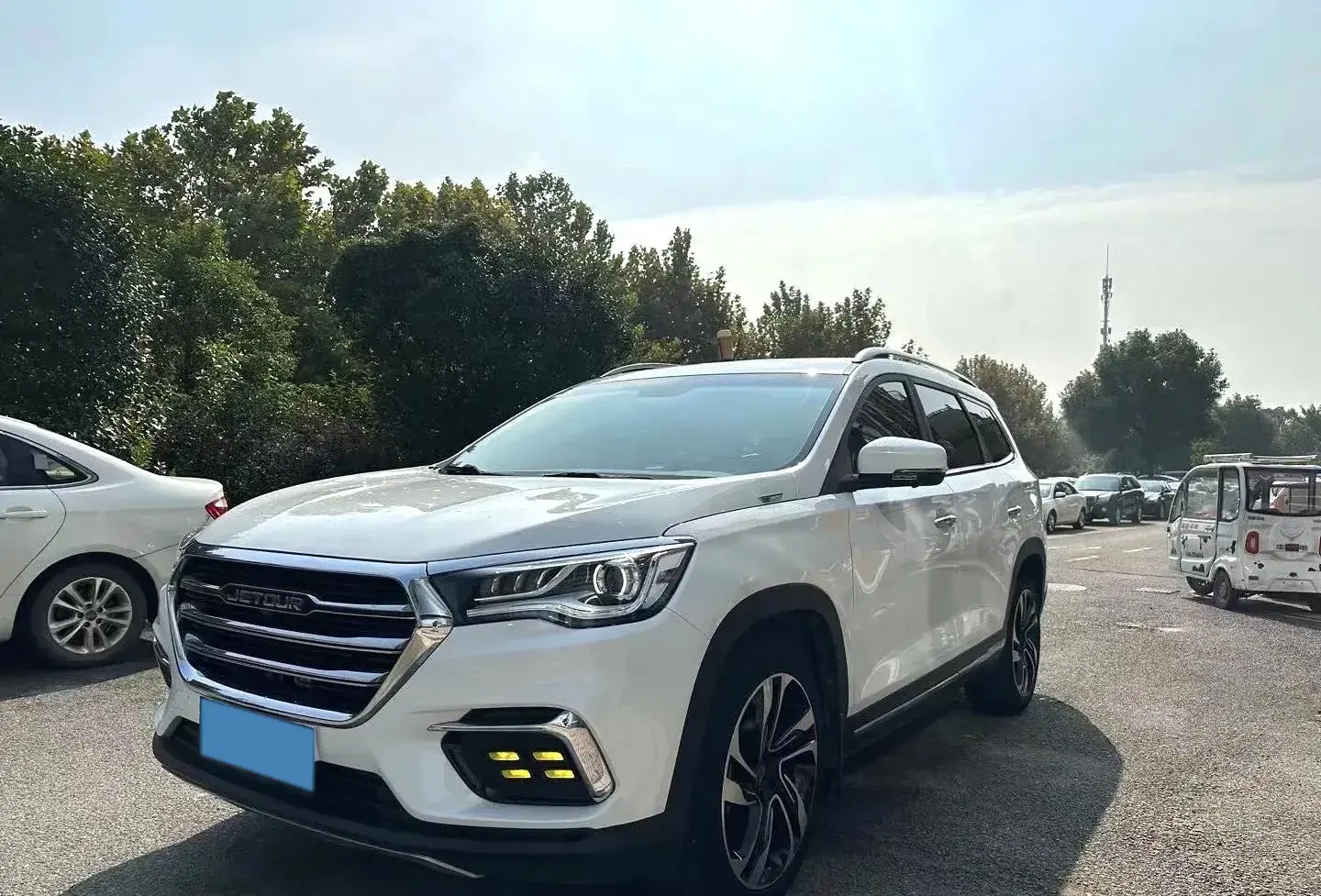 2021 JETOUR X90 view 1