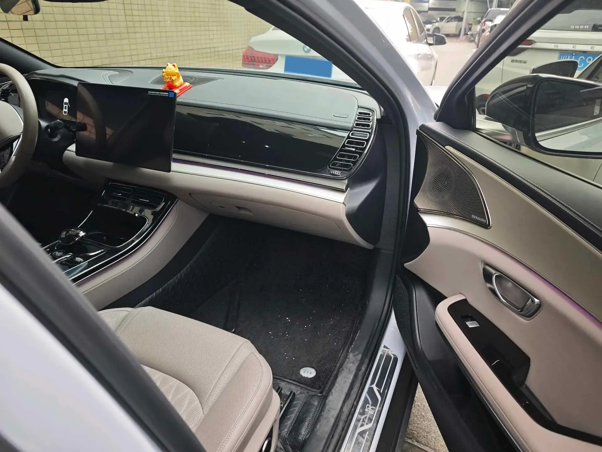 2025 BYD HAN thumbnail 3