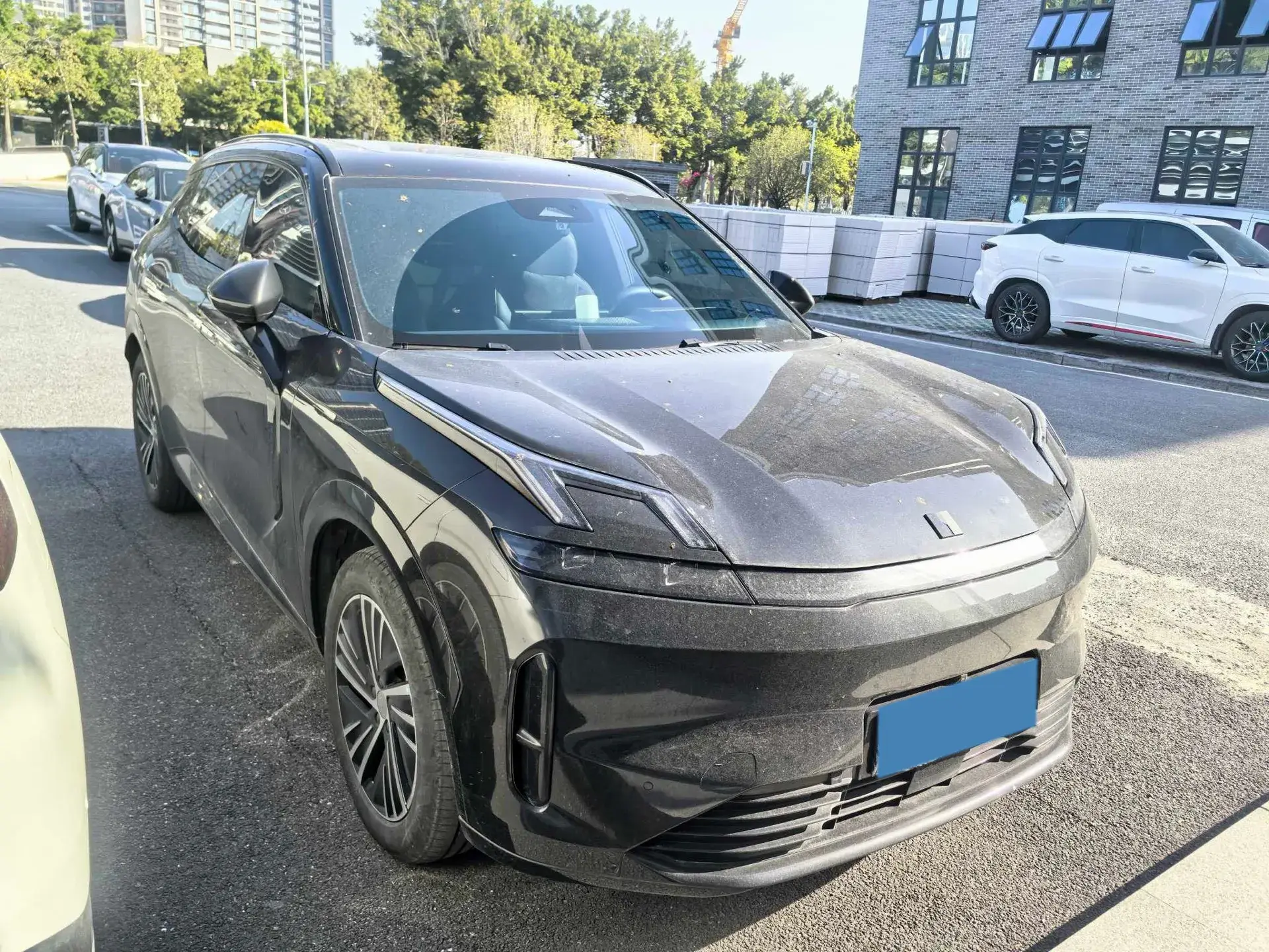 2023 LYNK&CO 08 thumbnail 3