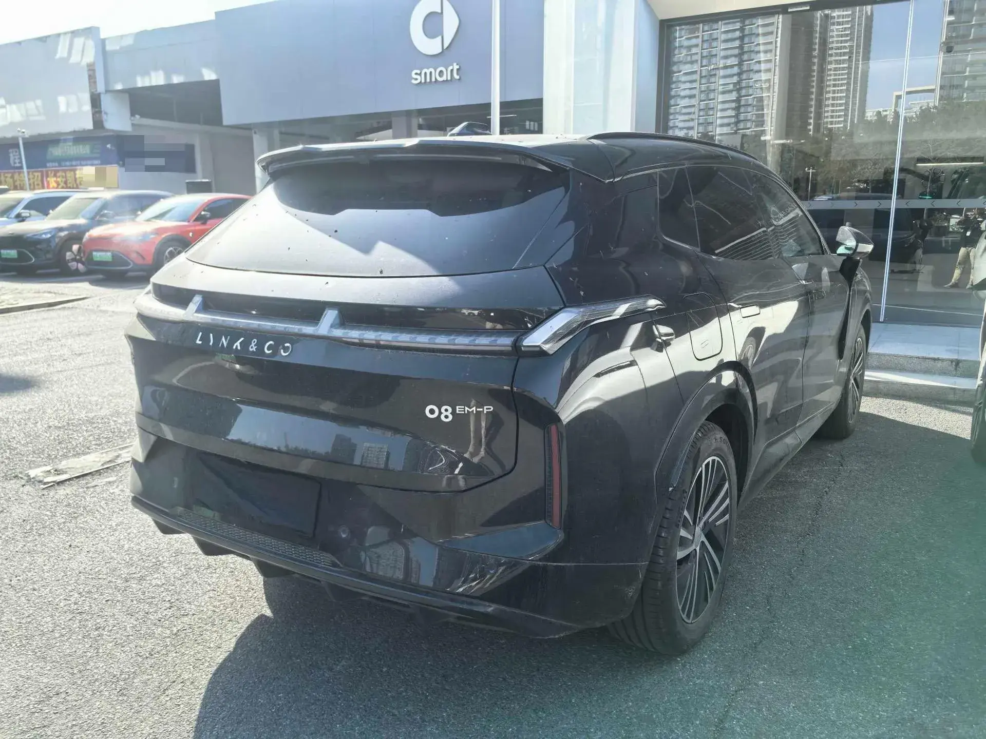 2023 LYNK&CO 08 thumbnail 4