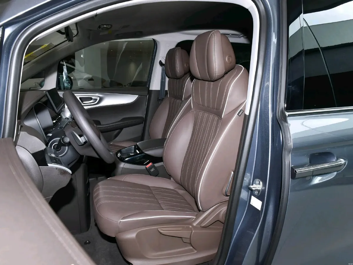 2023 Roewe iMAX8 2.0T 234HP L4 8AT,autocango,china used car exporter,china ev exporter,chinese used car exporter,chinese used ev exporter