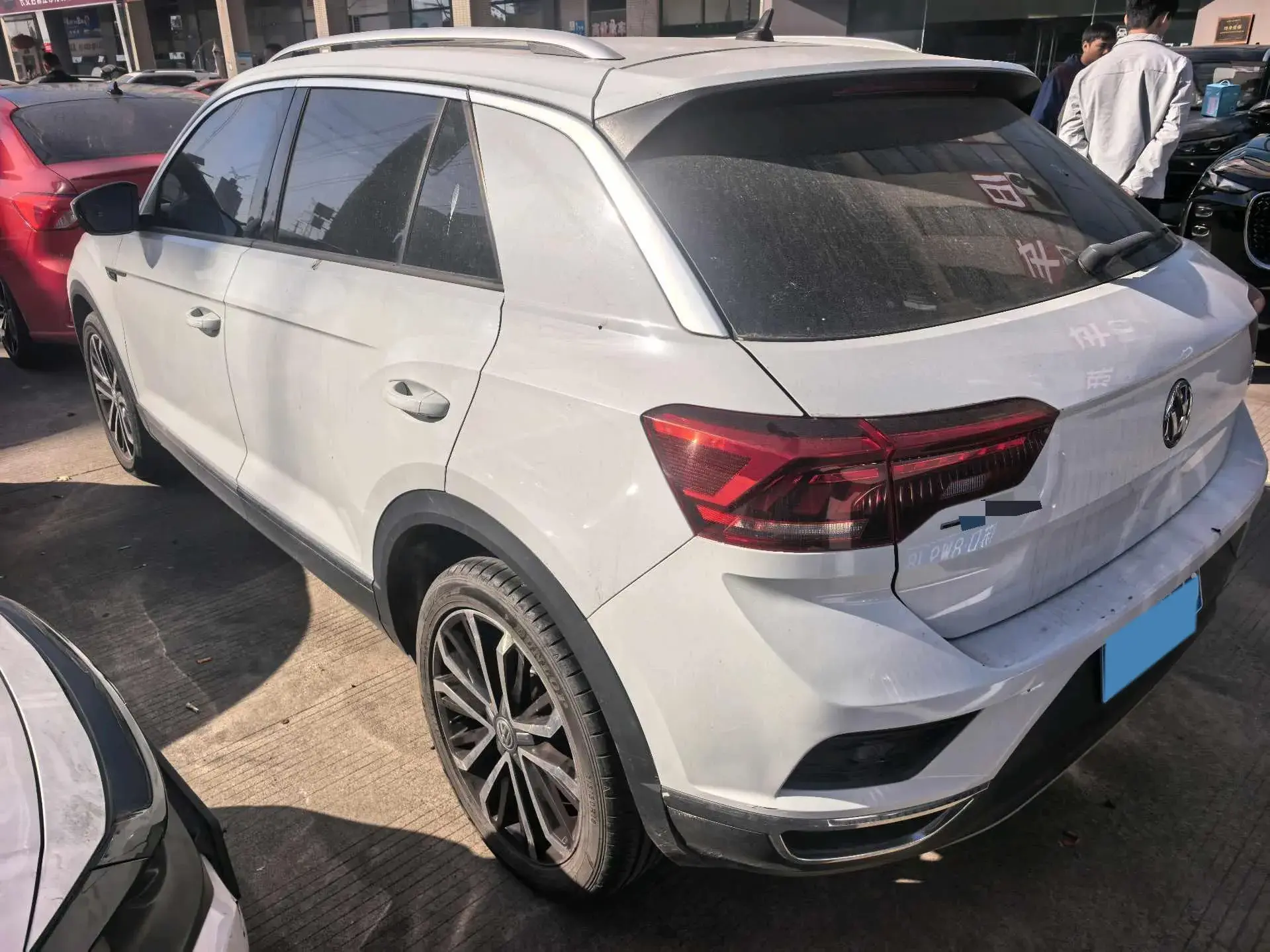 2018 VOLKSWAGEN T-ROC thumbnail 4