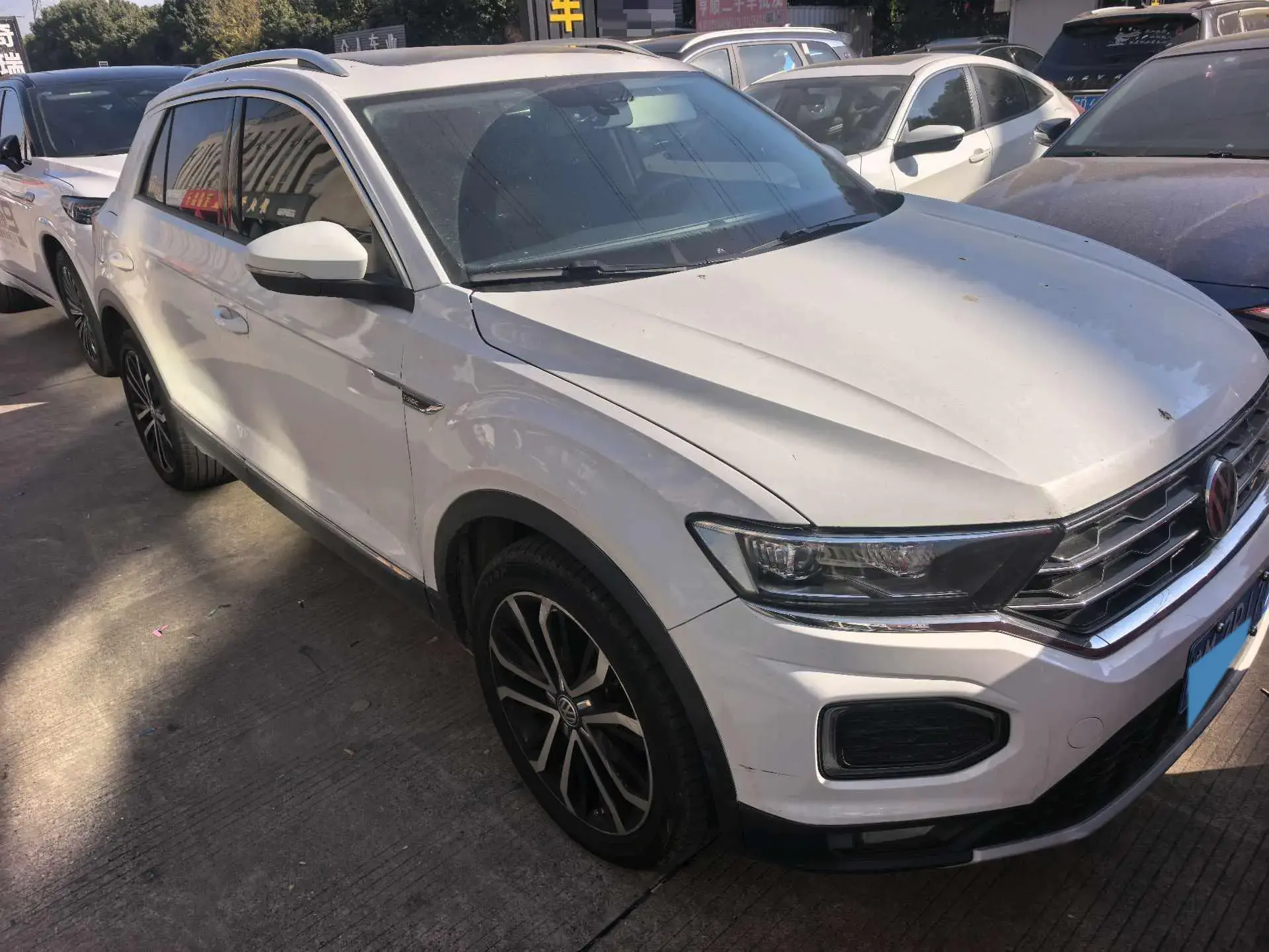 2018 VOLKSWAGEN T-ROC thumbnail 2