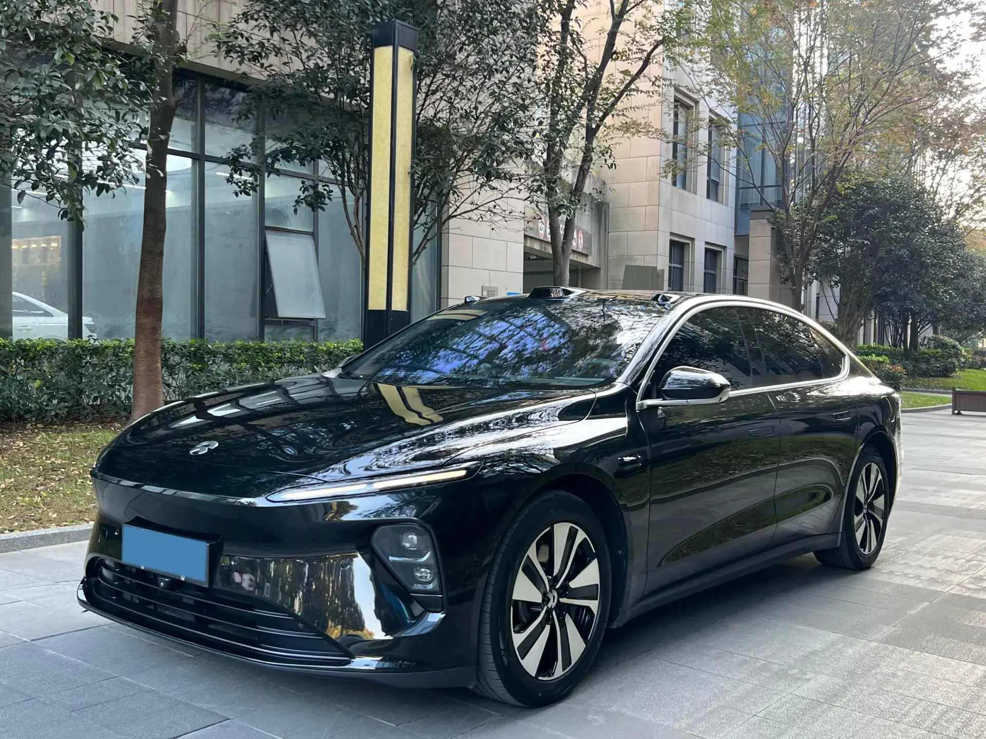 2023 NIO ET7 view 1
