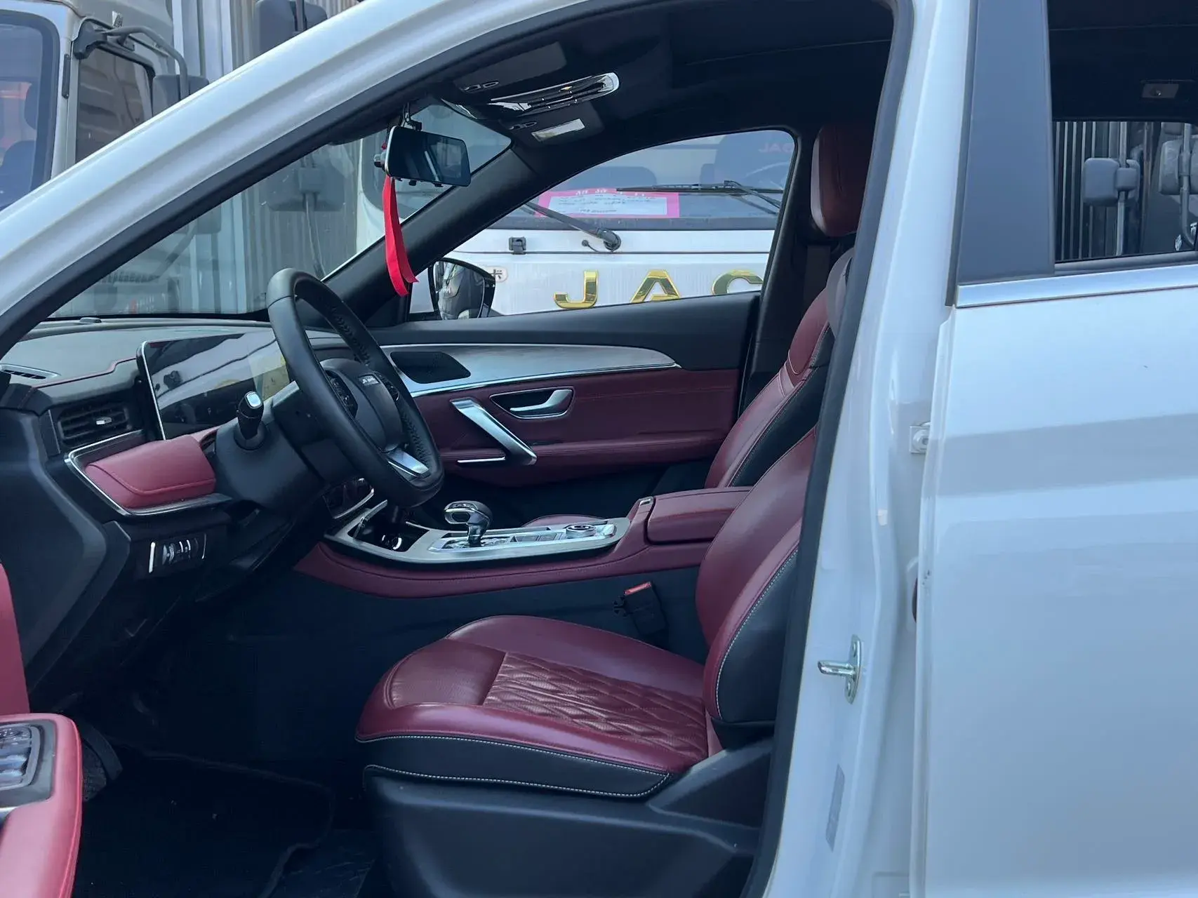 2023 JETOUR X70 thumbnail 3