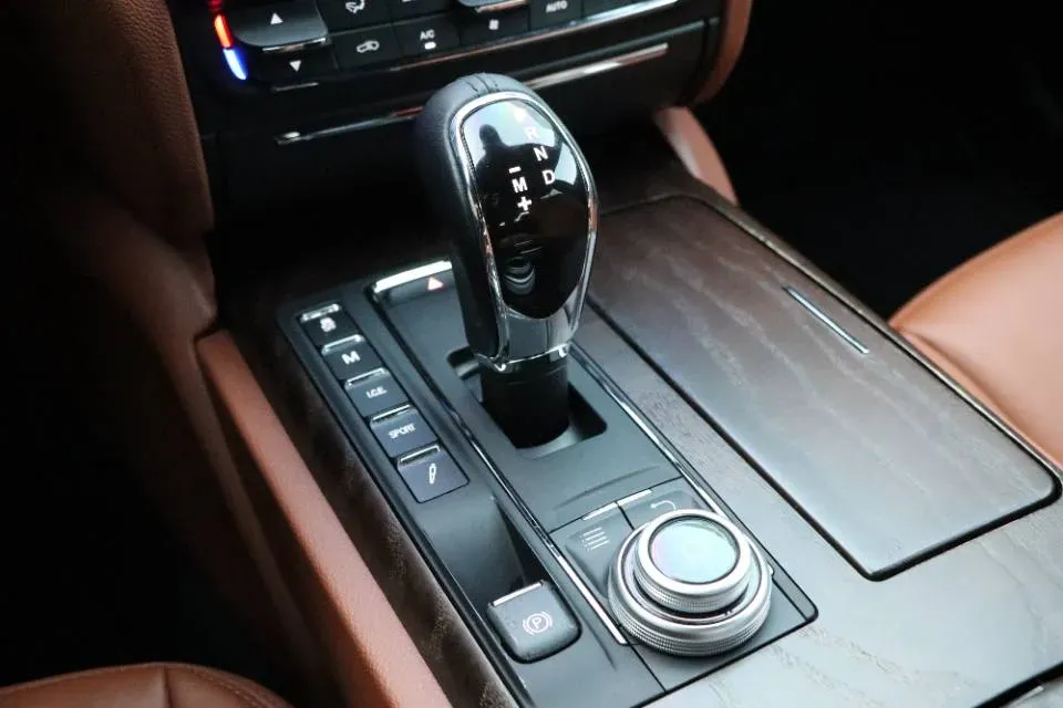 2018 Maserati Quattroporte 3.0T 350HP V6 8AT,autocango,china used car exporter,china ev exporter,chinese used car exporter,chinese used ev exporter