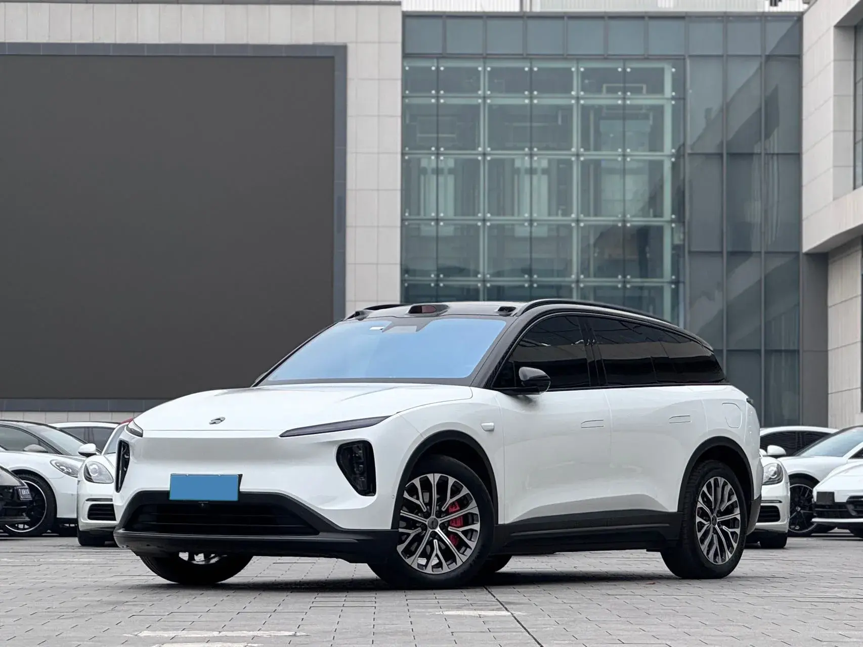 2023 NIO ES6 view 1