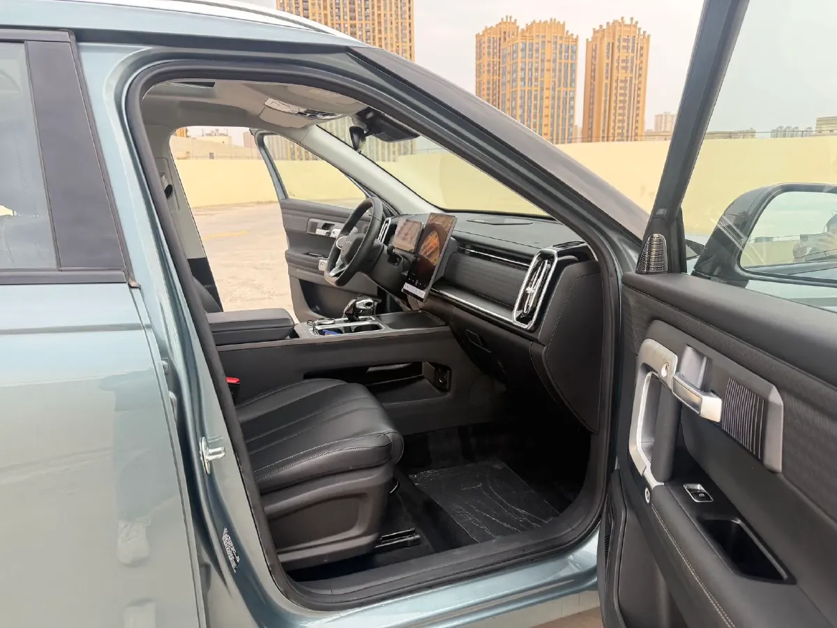 2023 Chery Exploration 06 1.6T 197HP L4 7DCT,autocango,china used car exporter,china ev exporter,chinese used car exporter,chinese used ev exporter