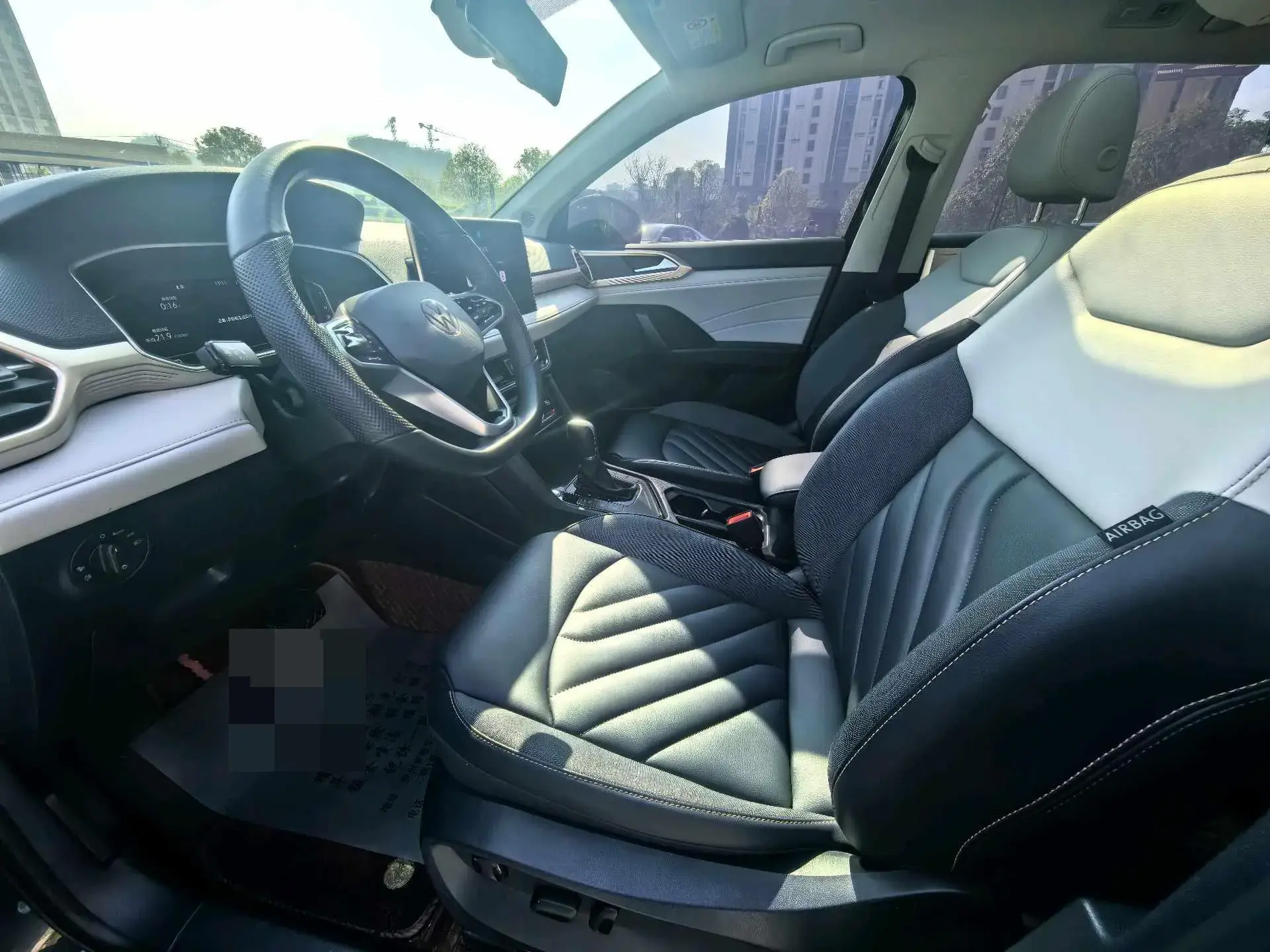 2023 VOLKSWAGEN THARU thumbnail 4