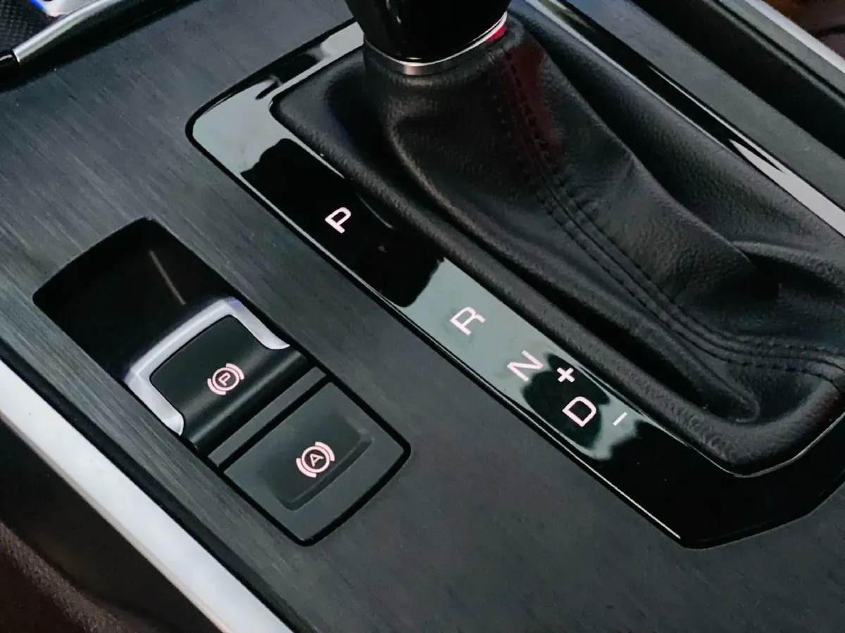 2017 Zotye T700 2.0T 190HP L4 8AT,autocango,china used car exporter,china ev exporter,chinese used car exporter,chinese used ev exporter