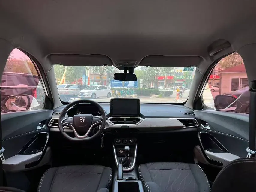 2017 BaoJun 510 1.5L 112HP L4 6MT,autocango,china used car exporter,china ev exporter,chinese used car exporter,chinese used ev exporter