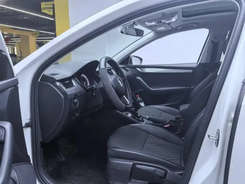 2018 SKODA OCTAVIA thumbnail 3