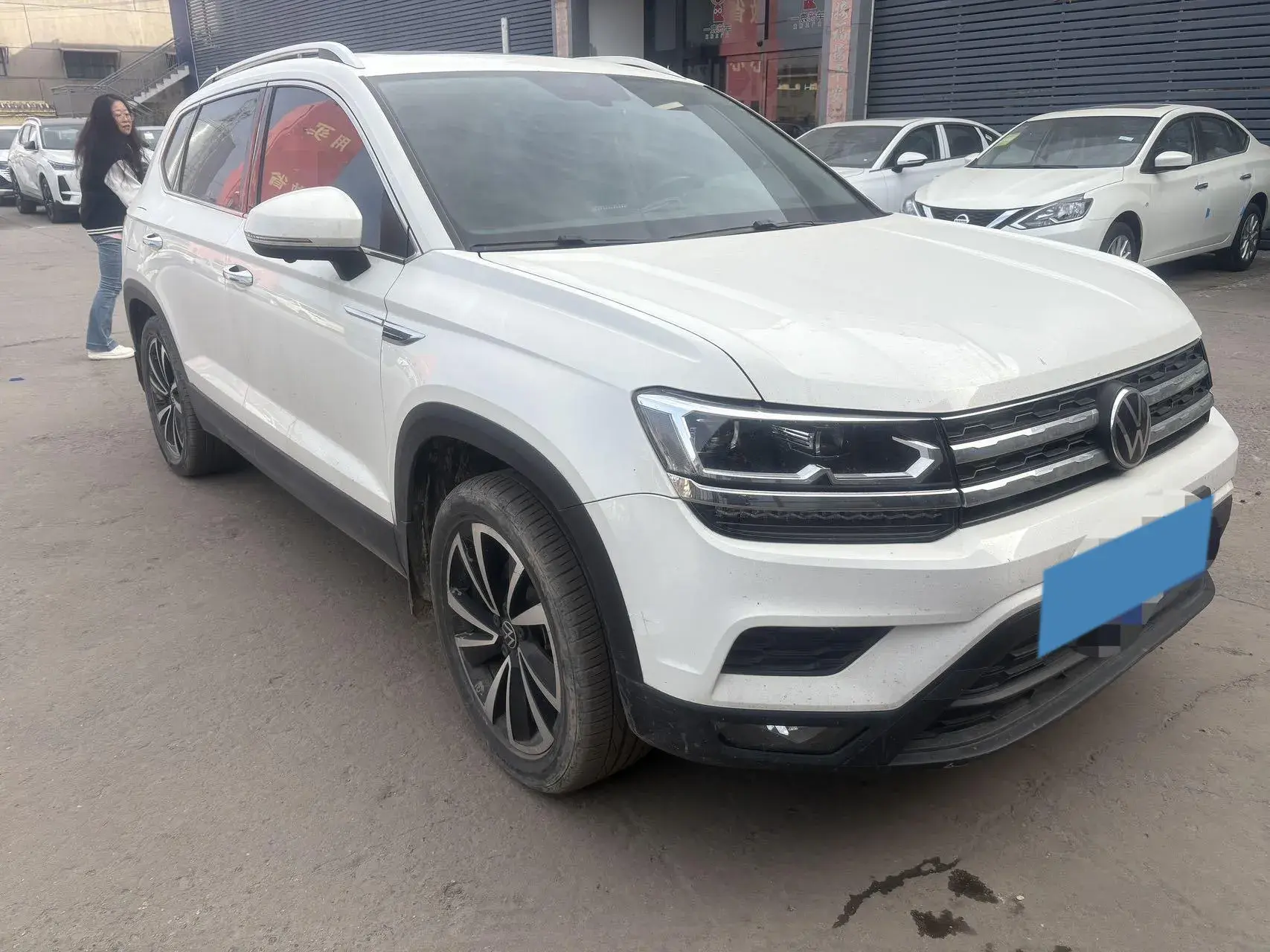 2021 VOLKSWAGEN THARU thumbnail 3