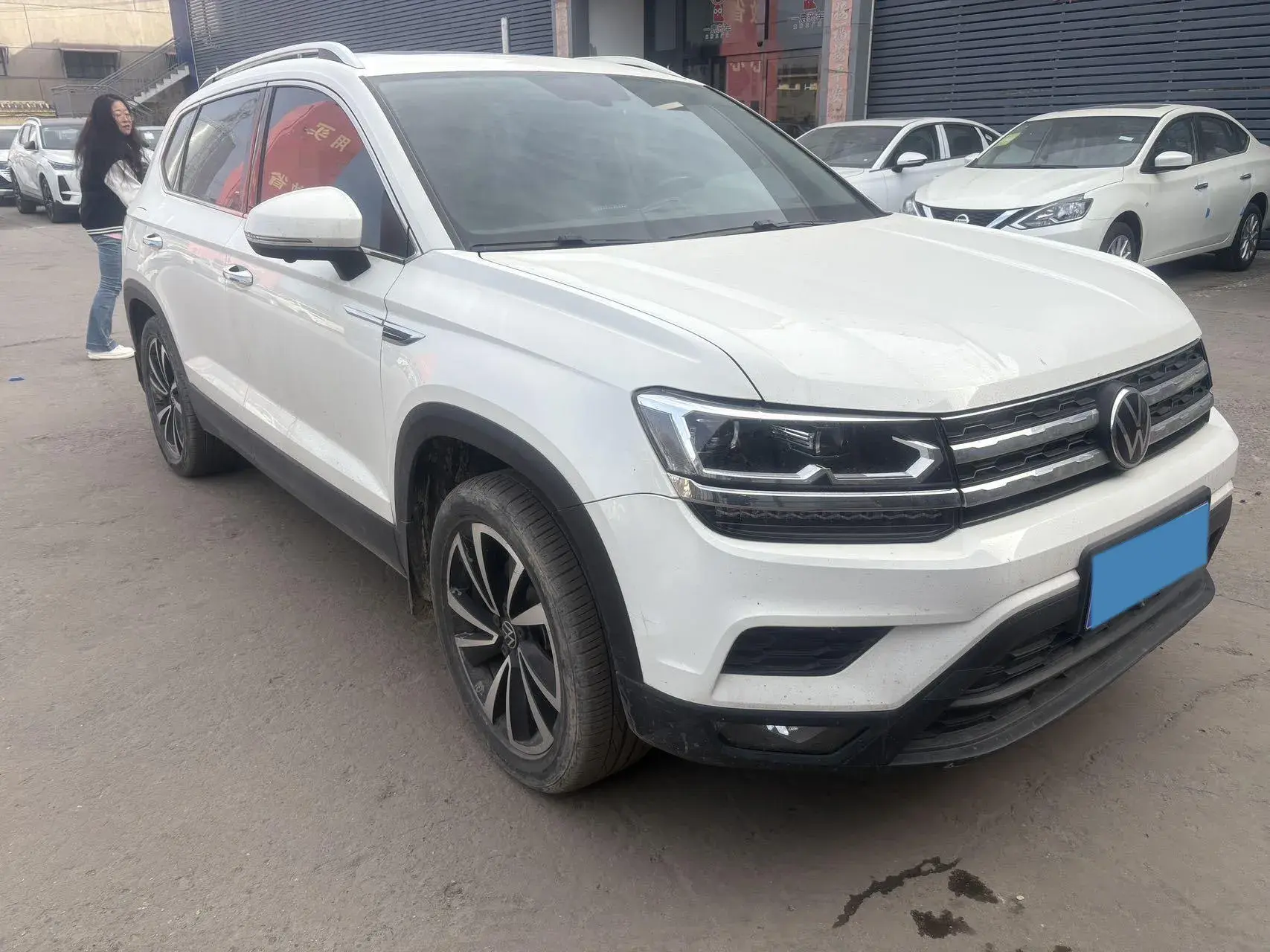 2021 VOLKSWAGEN THARU thumbnail 4