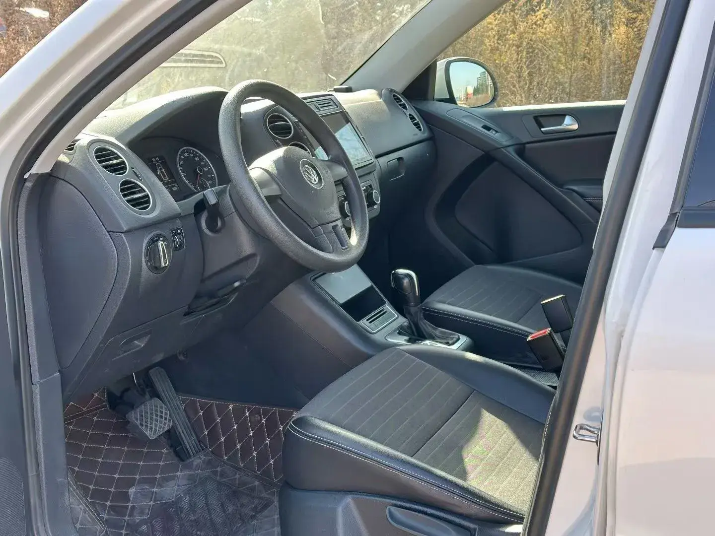 2016 VOLKSWAGEN TIGUAN thumbnail 4