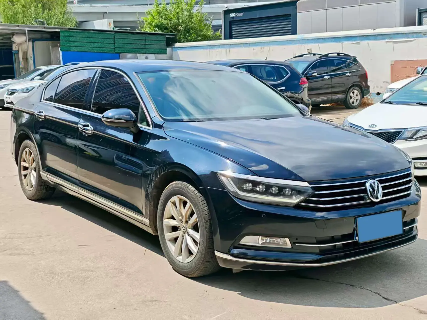 2017 VOLKSWAGEN MAGOTAN thumbnail 2