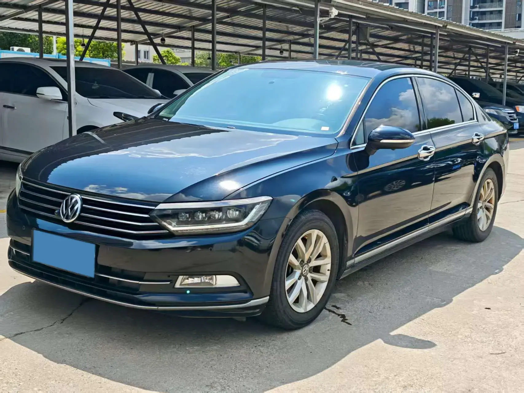 2017 VOLKSWAGEN MAGOTAN view 1