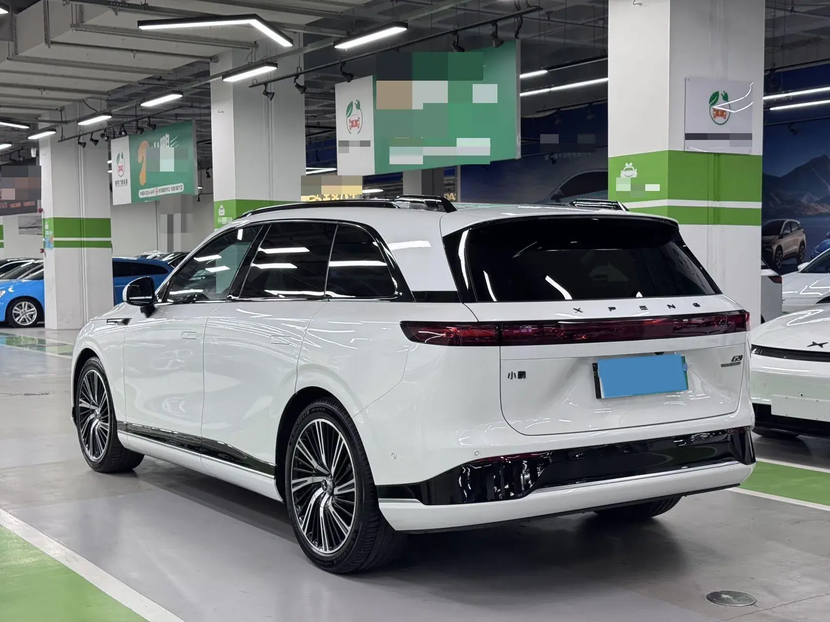 2022 XPENG G9 thumbnail 3