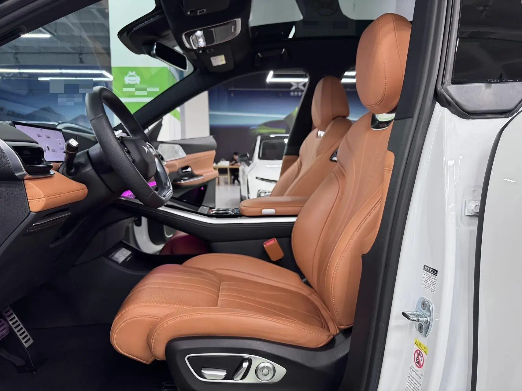 2022 XPENG G9 thumbnail 4