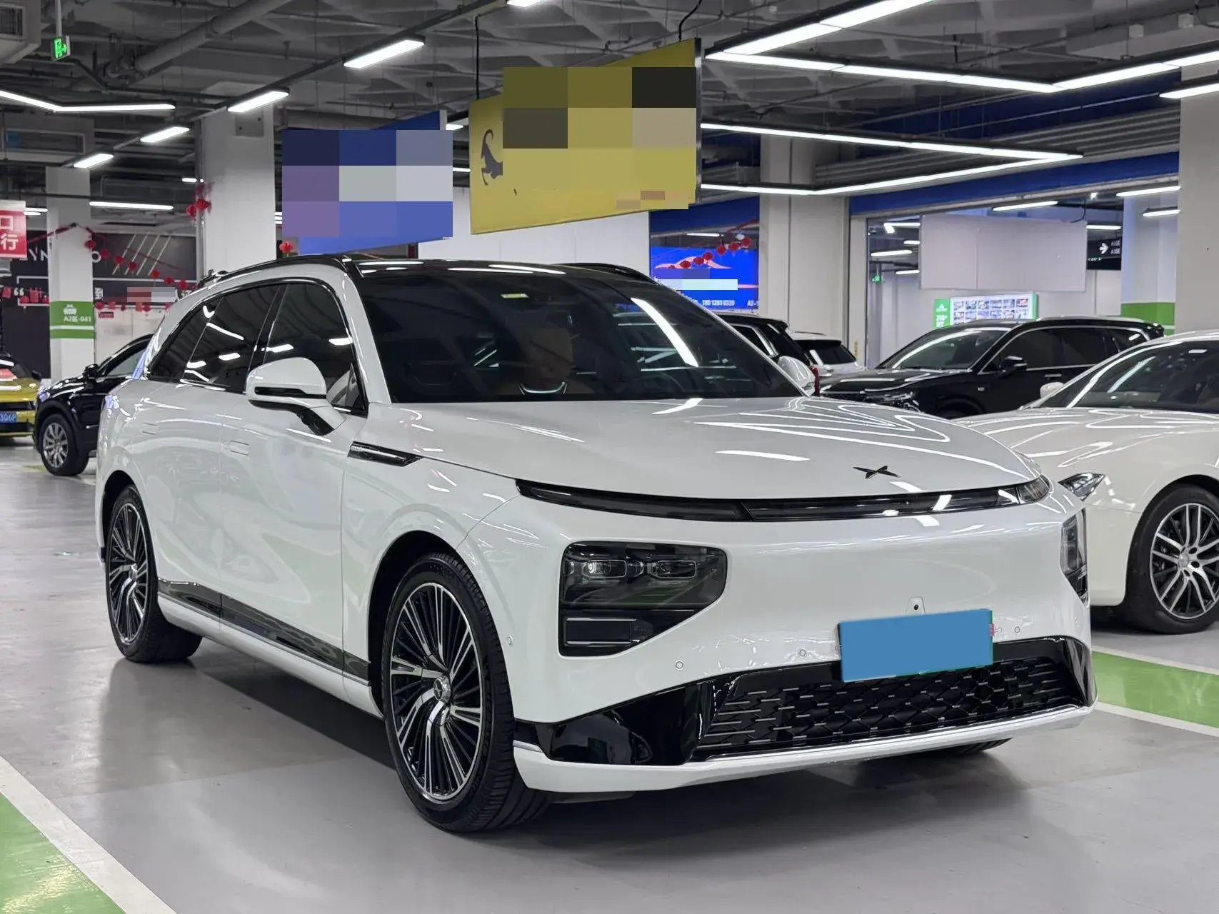 2022 XPENG G9 thumbnail 2