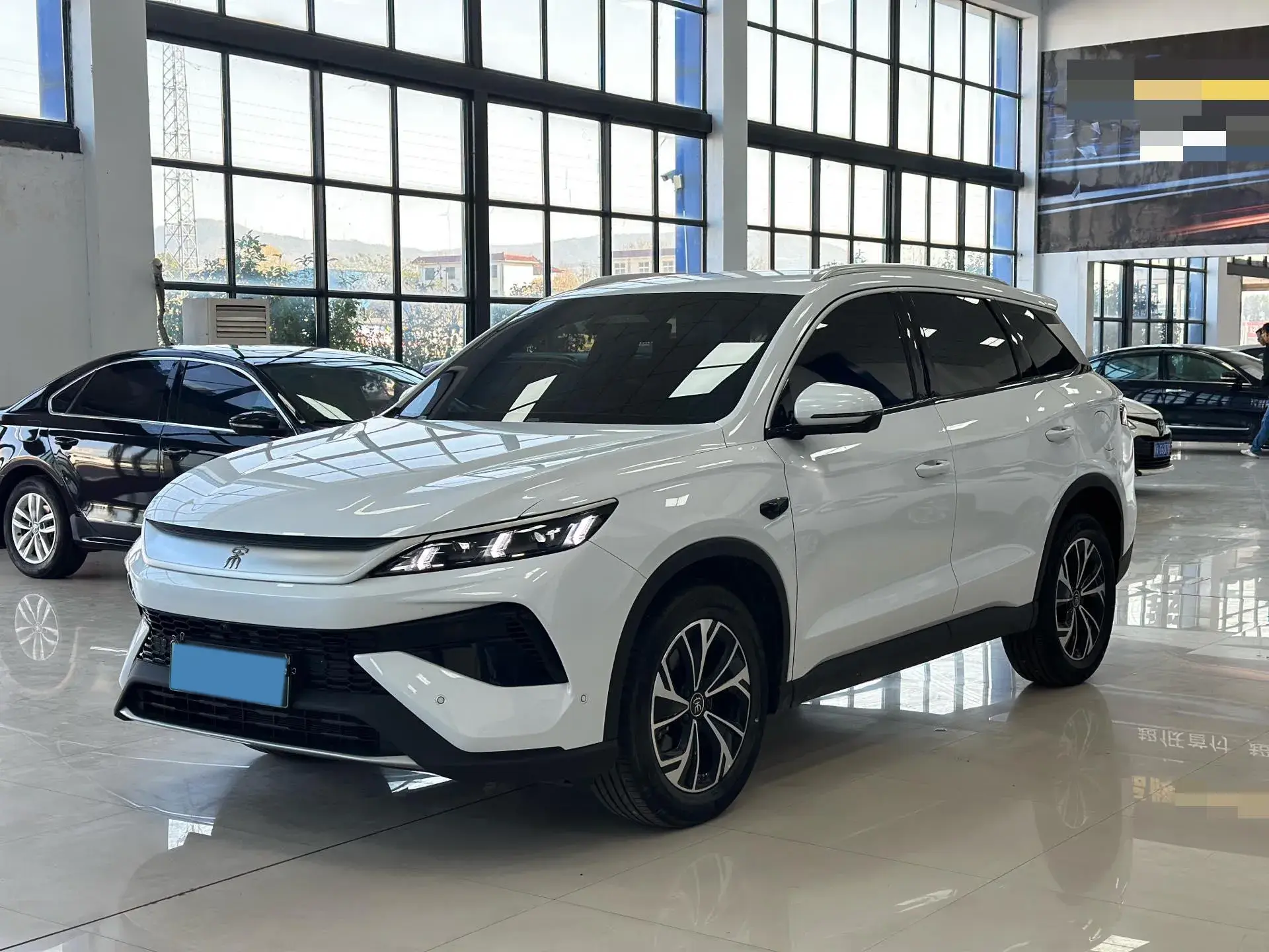 2025 BYD SONG view 1