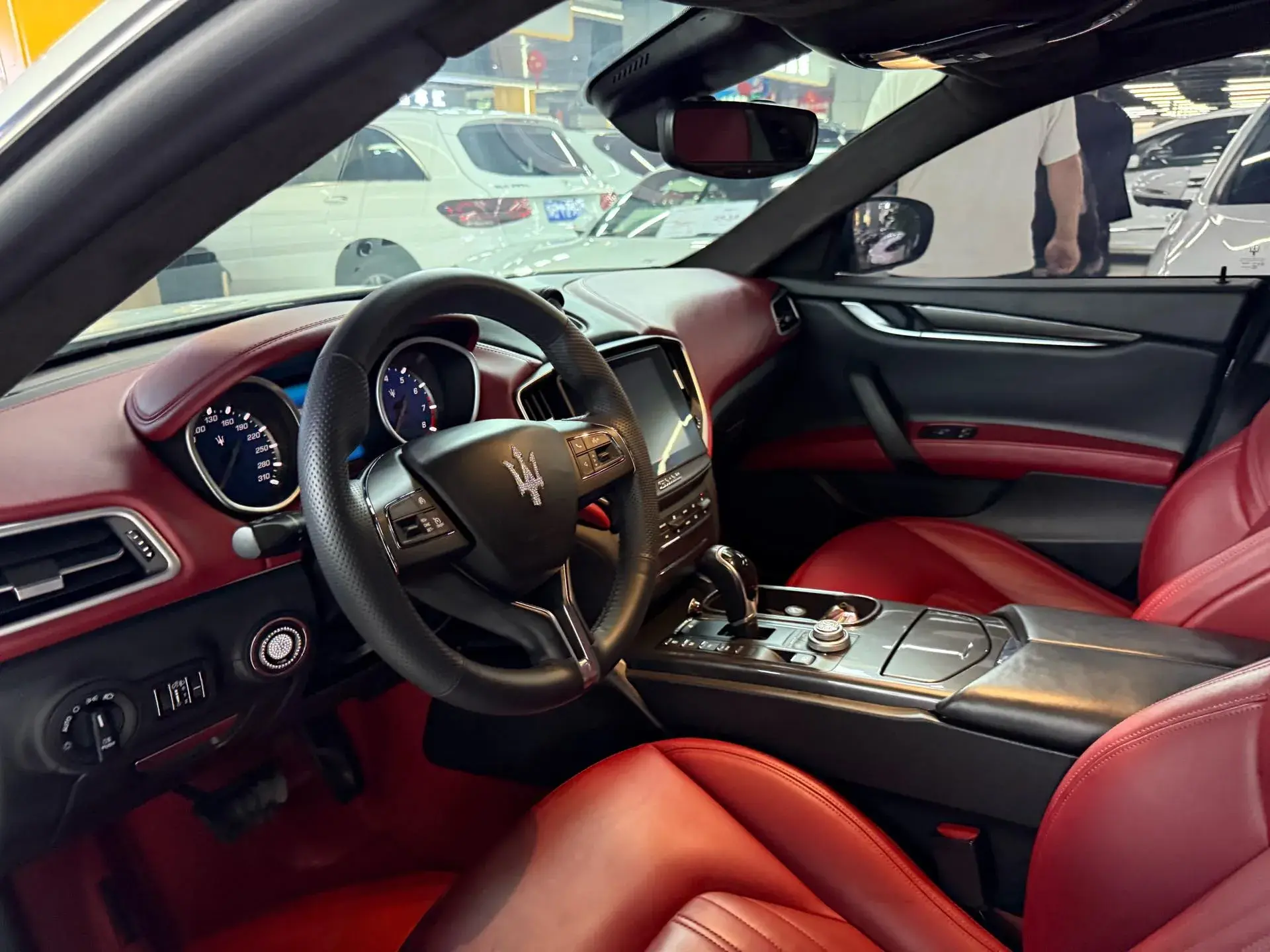 2017 MASERATI GHIBLI thumbnail 4