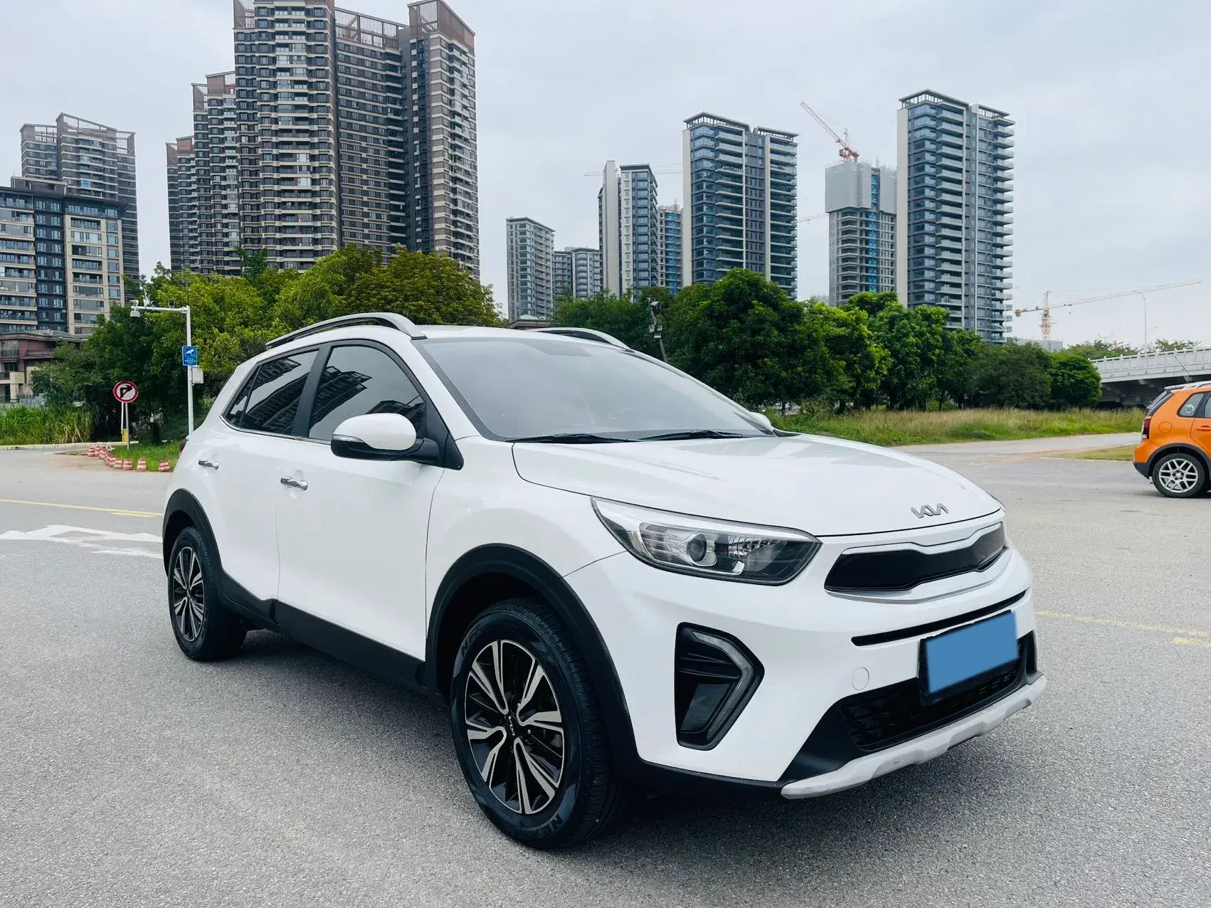 2021 KIA KX1 thumbnail 3