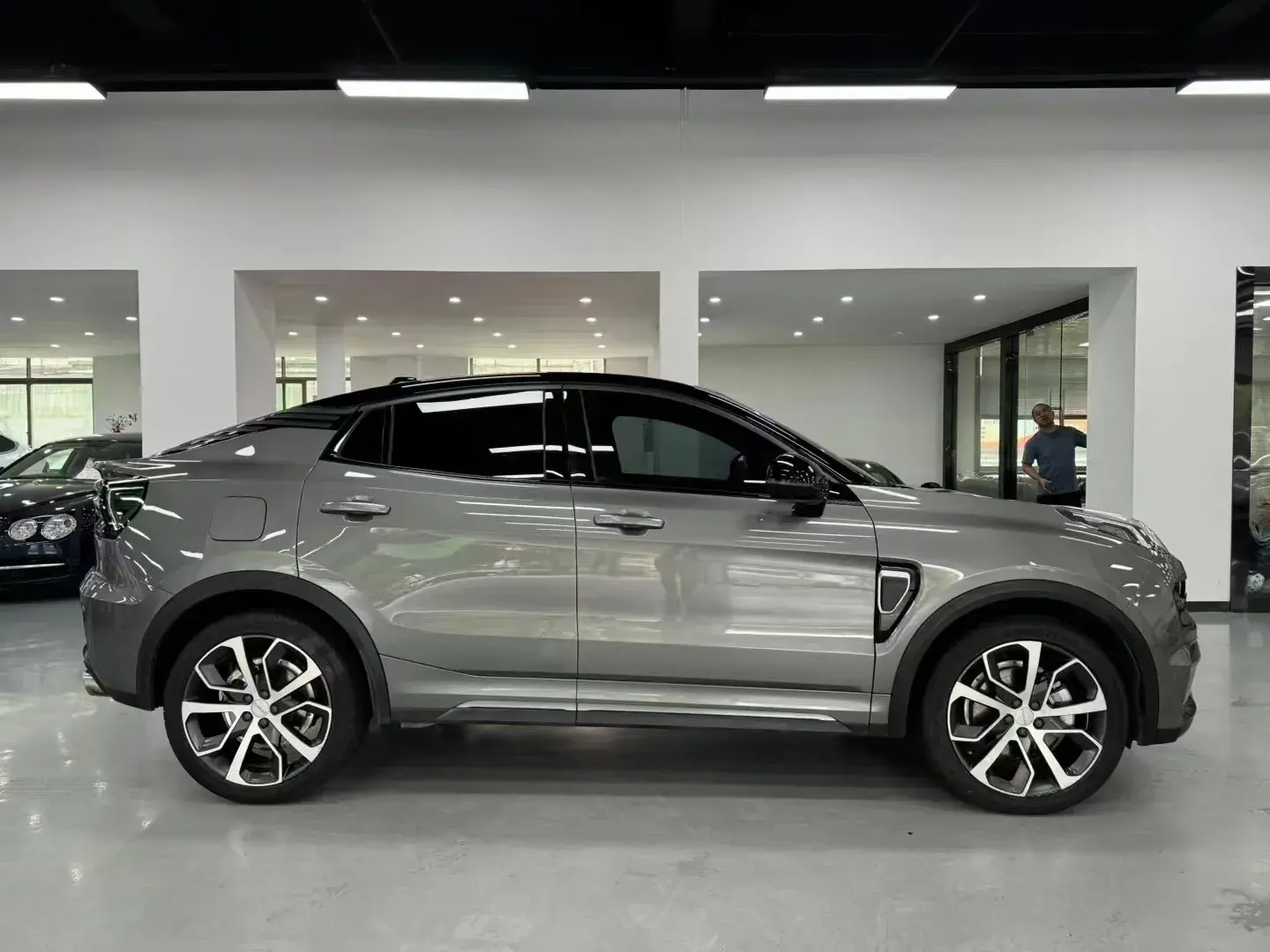 2020 LYNK&CO 05 thumbnail 4