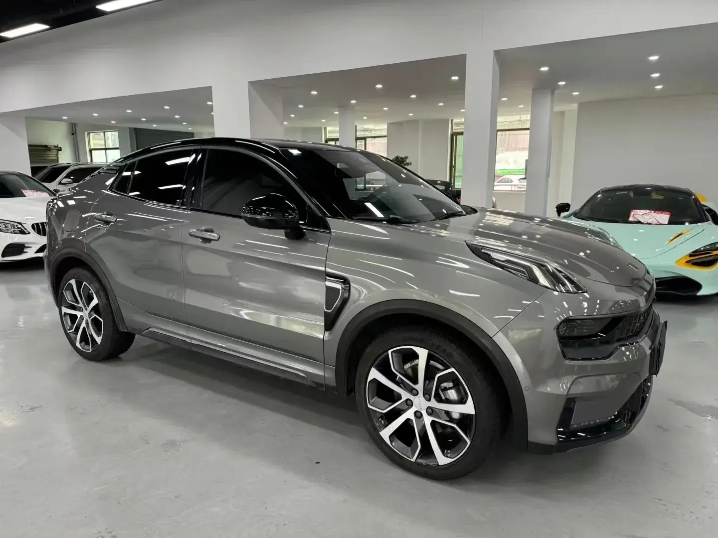 2020 LYNK&CO 05 thumbnail 3