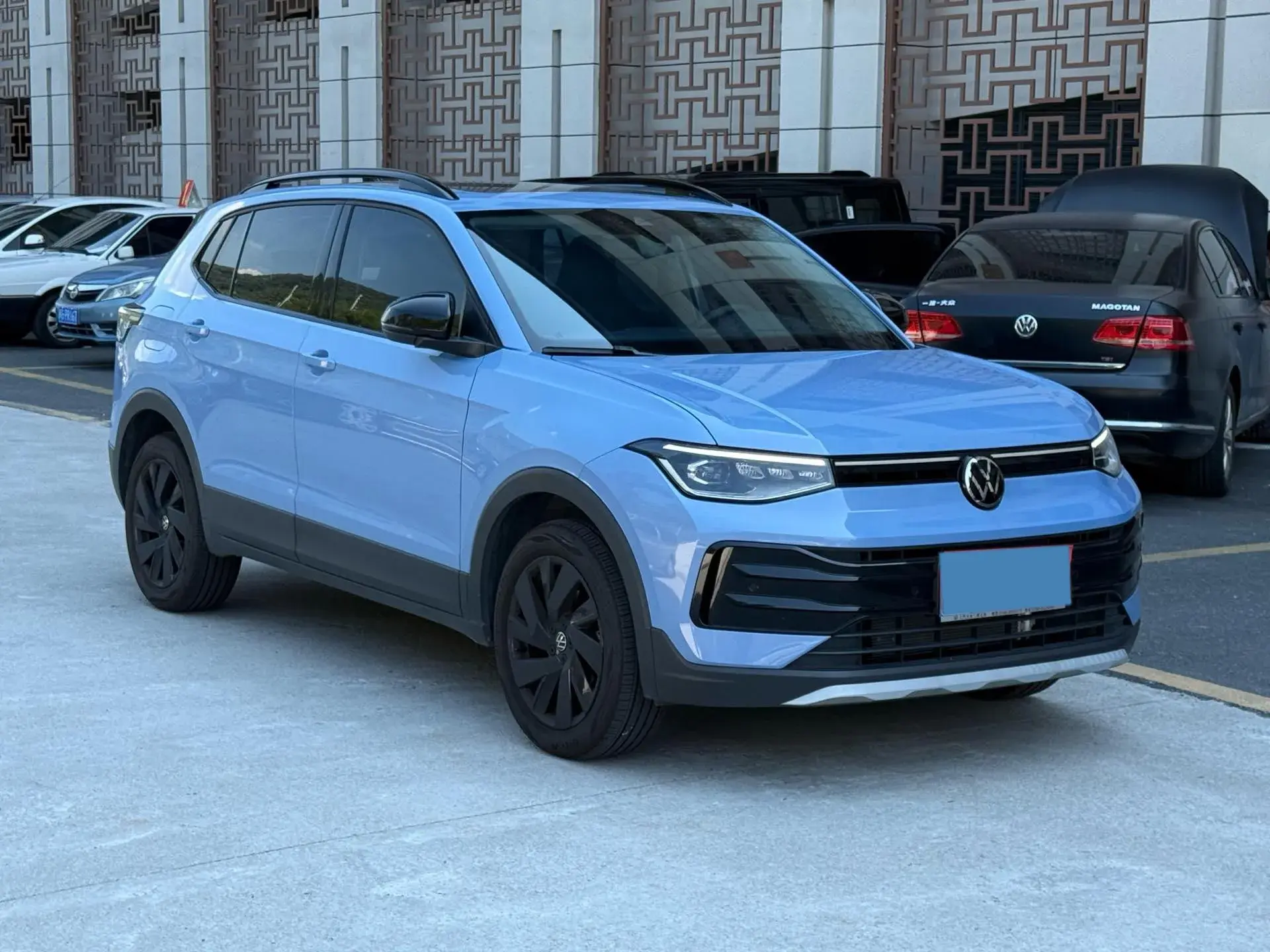 2025 VOLKSWAGEN THARU thumbnail 3