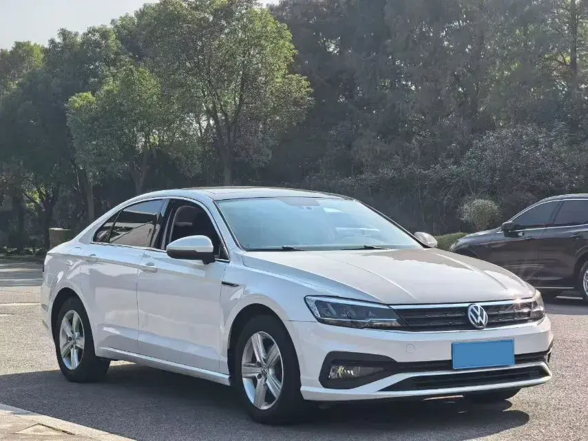 2019 VOLKSWAGEN LAMANDO thumbnail 3