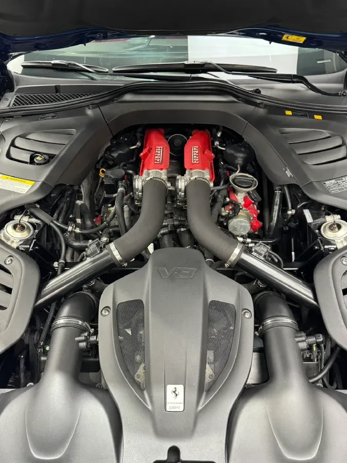 2017 Ferrari GTC4 Lusso 3.9T 609HP V8 7DCT,autocango,china used car exporter,china ev exporter,chinese used car exporter,chinese used ev exporter