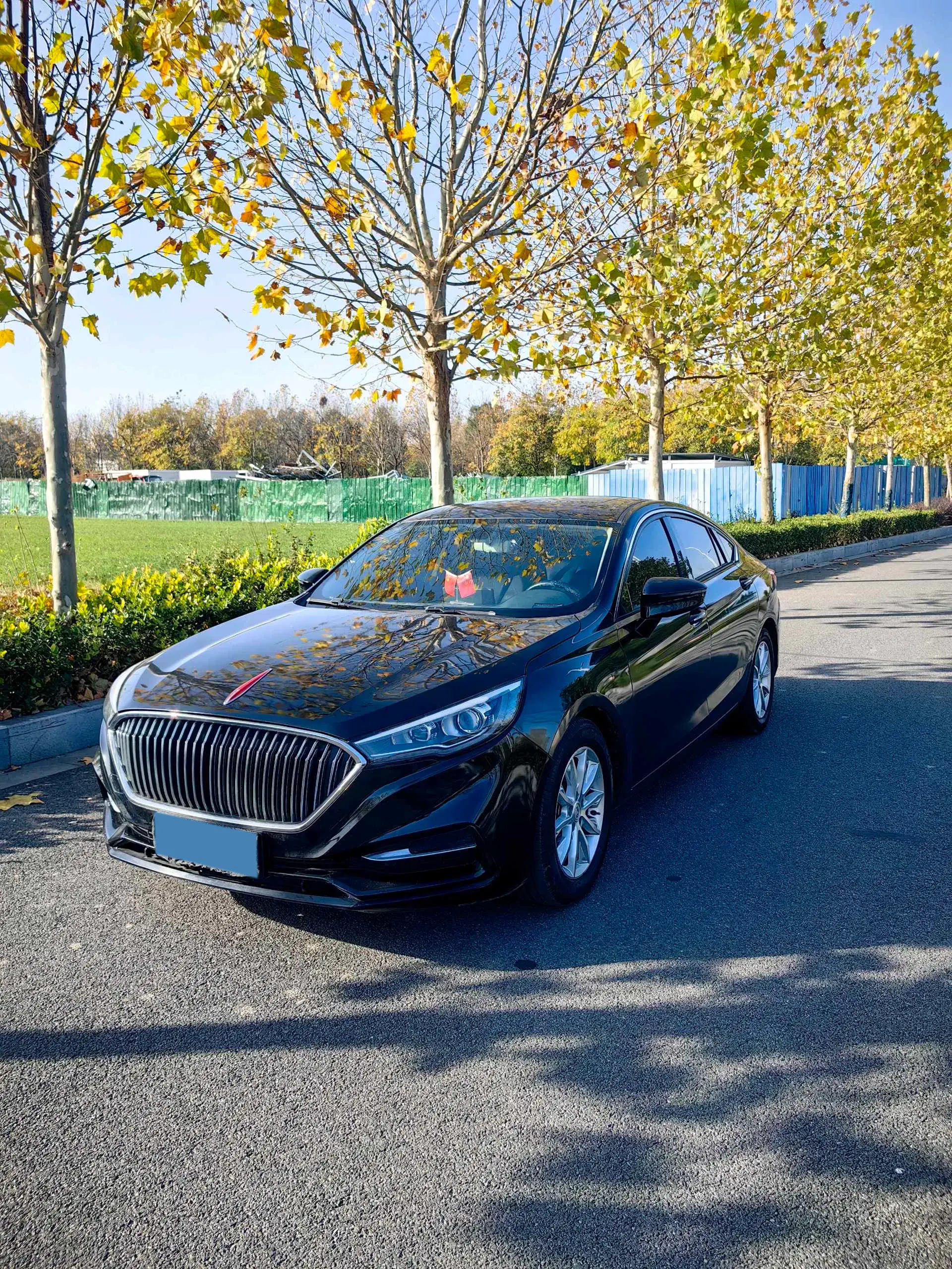 2019 HONGQI H5 view 1
