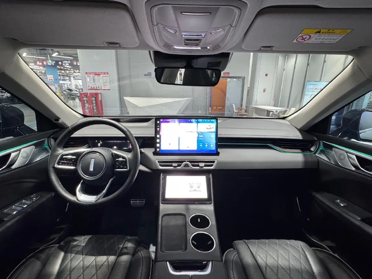 2023 WEY Mocha 1.5T 156HP L4 2DHT PHEV 34KWH,autocango,china used car exporter,china ev exporter,chinese used car exporter,chinese used ev exporter