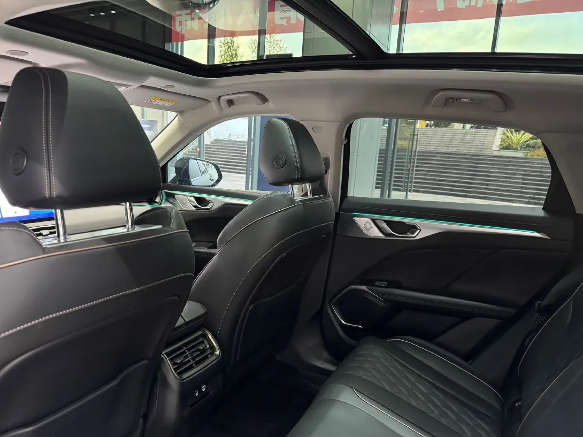 2023 WEY Mocha 1.5T 156HP L4 2DHT PHEV 34KWH,autocango,china used car exporter,china ev exporter,chinese used car exporter,chinese used ev exporter