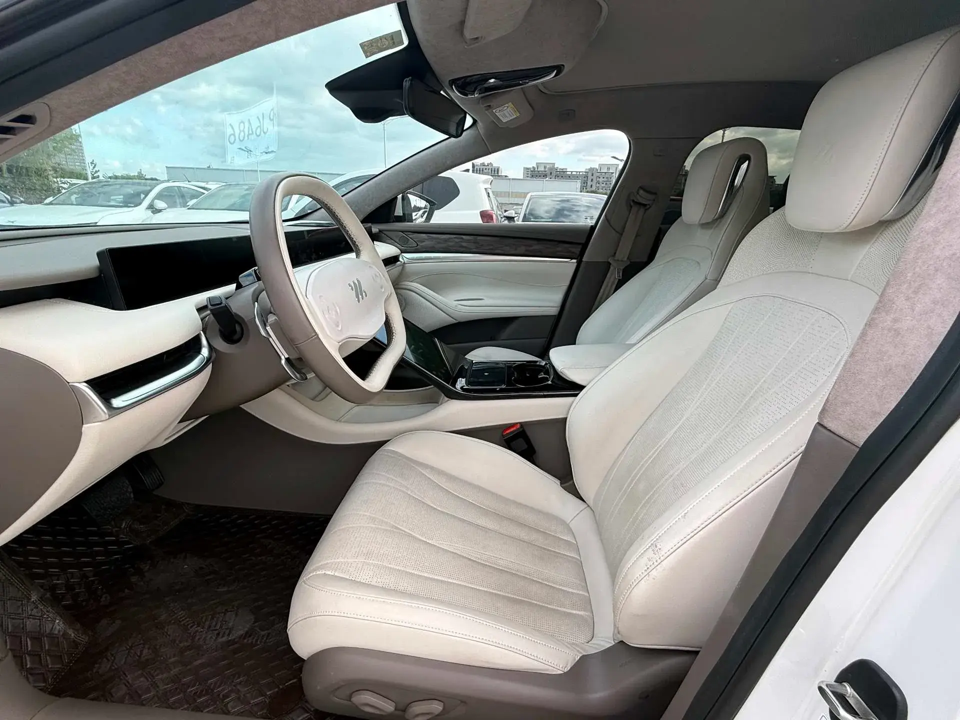 2022 IM L7 thumbnail 2