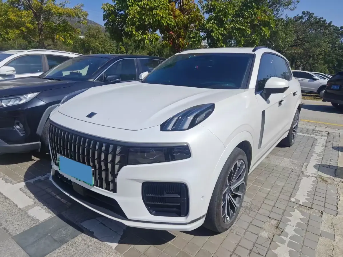 2023 LYNK&CO 09 EM-P 2.0T 254HP L4 3DHT PHEV 40.1KWH