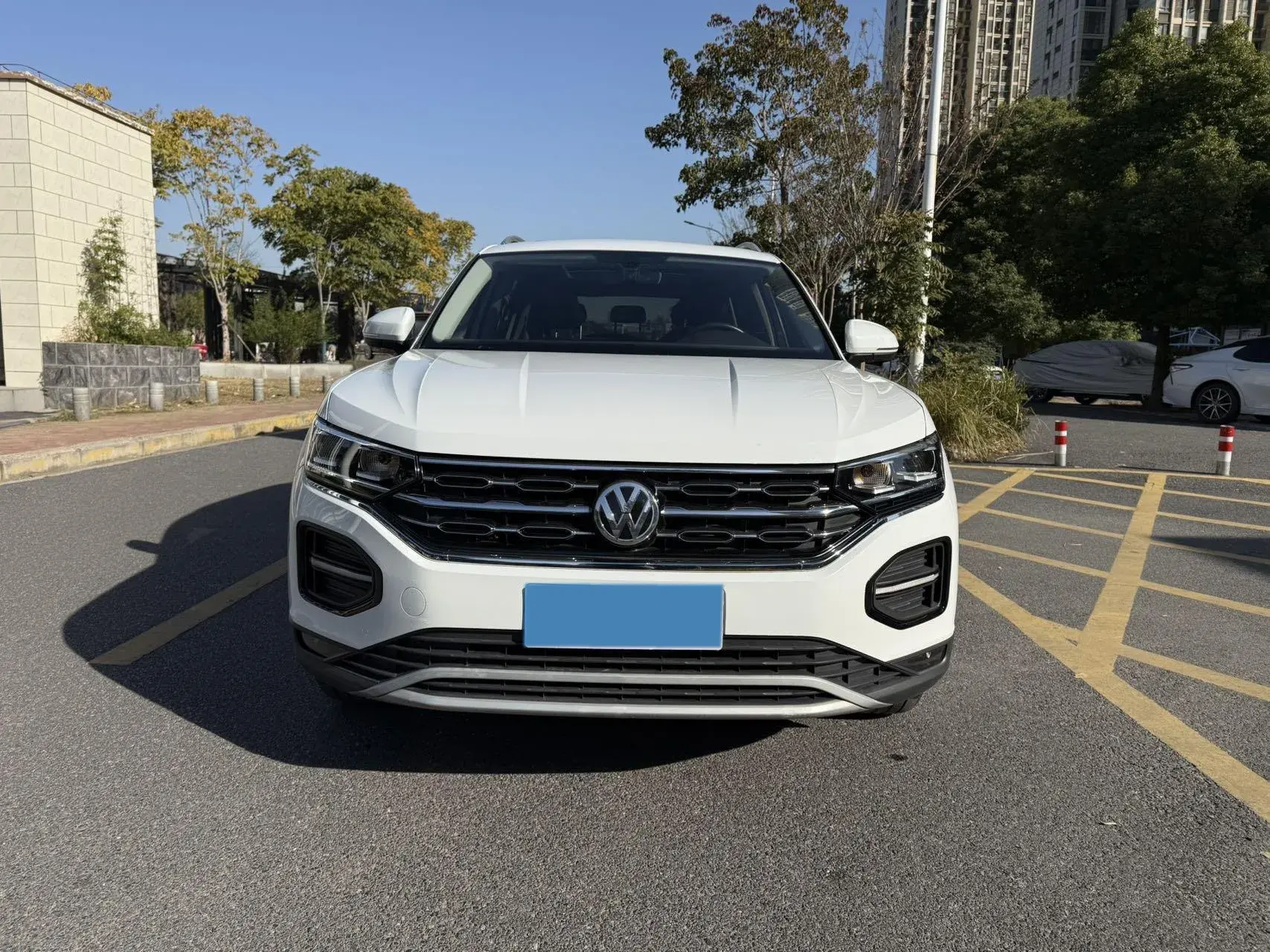 2022 VOLKSWAGEN TAYRON thumbnail 2