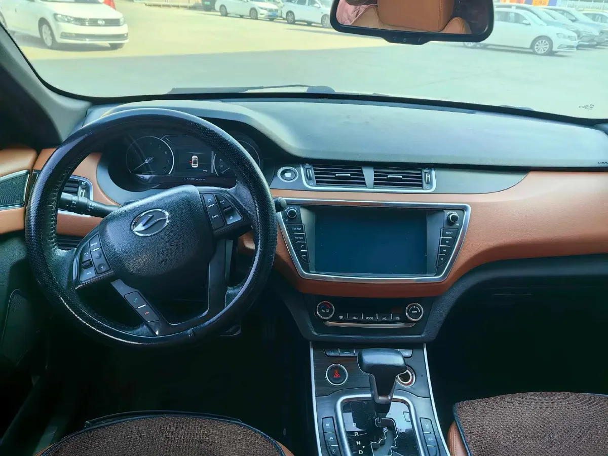 2018 Landwind X7 1.5T 163HP L4 8AT,autocango,china used car exporter,china ev exporter,chinese used car exporter,chinese used ev exporter