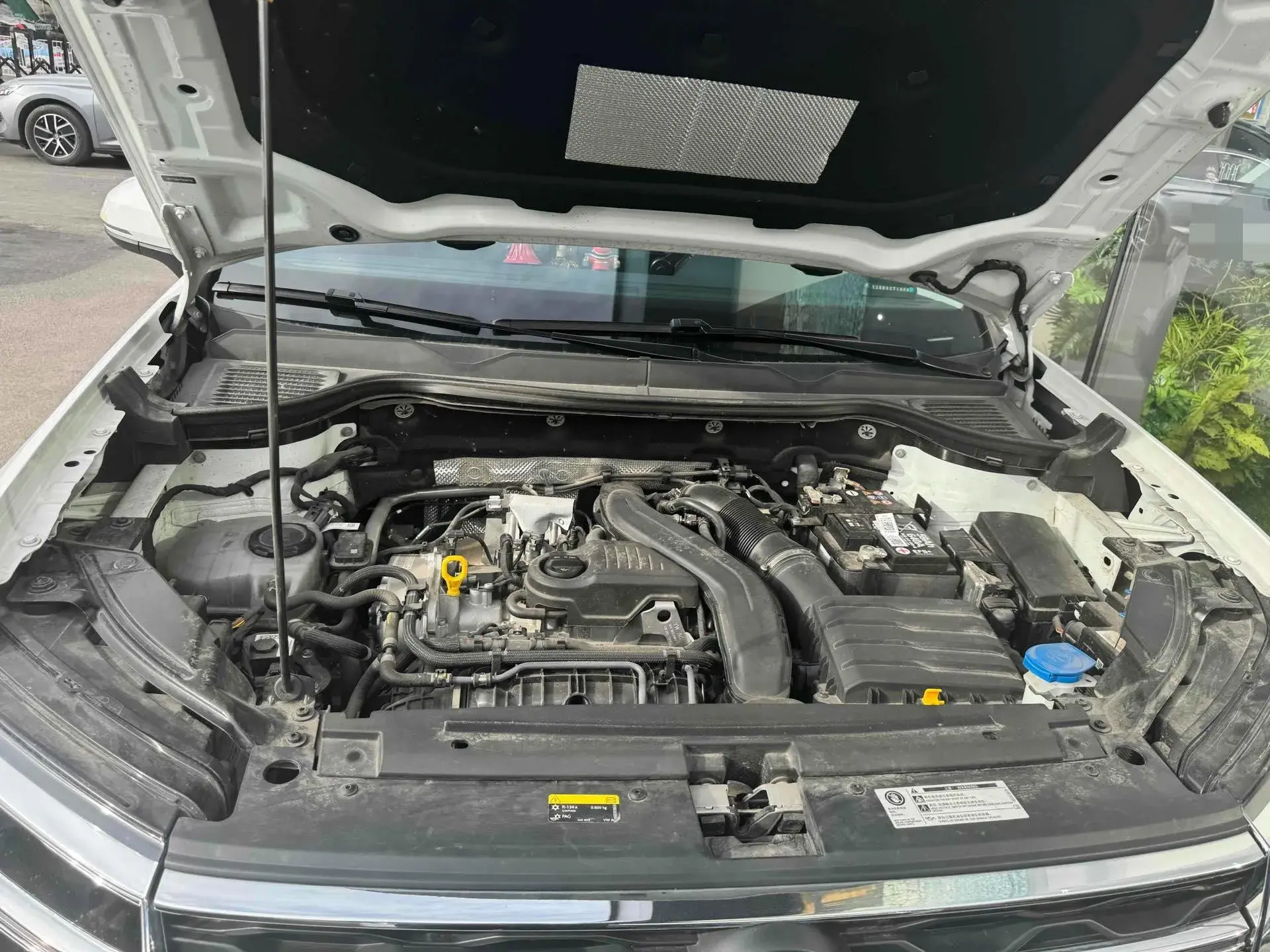 2023 VOLKSWAGEN THARU thumbnail 4