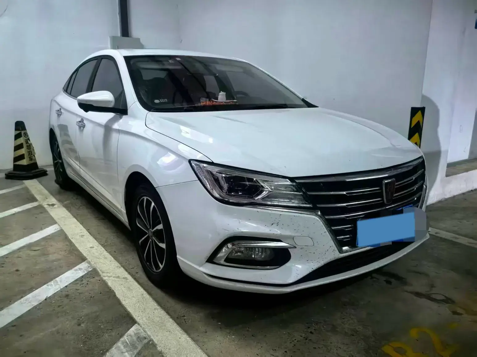 2020 ROEWE I5 thumbnail 3