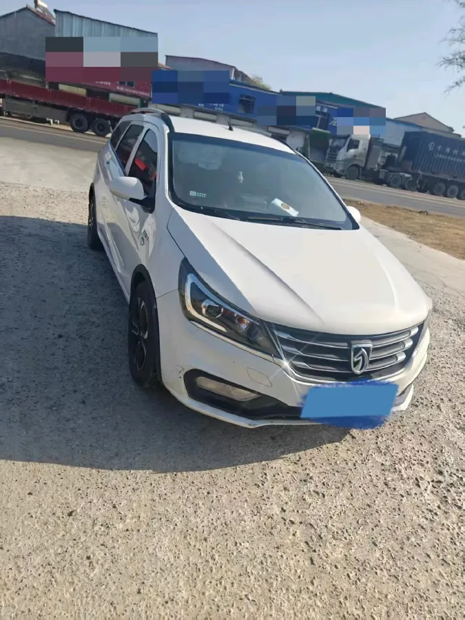 2017 BaoJun 310W 1.5L 105HP L4 6MT,autocango,china used car exporter,china ev exporter,chinese used car exporter,chinese used ev exporter