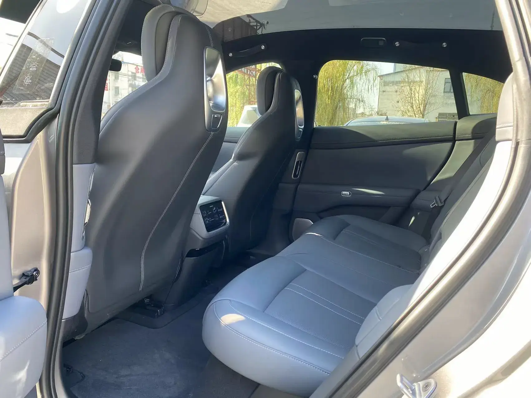 2025 MI YU7 thumbnail 4