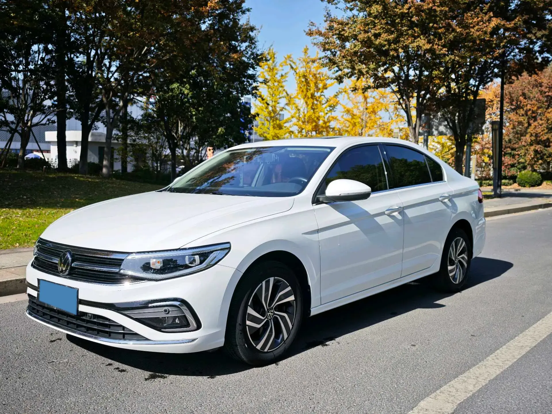 2022 VOLKSWAGEN ID.3 view 1