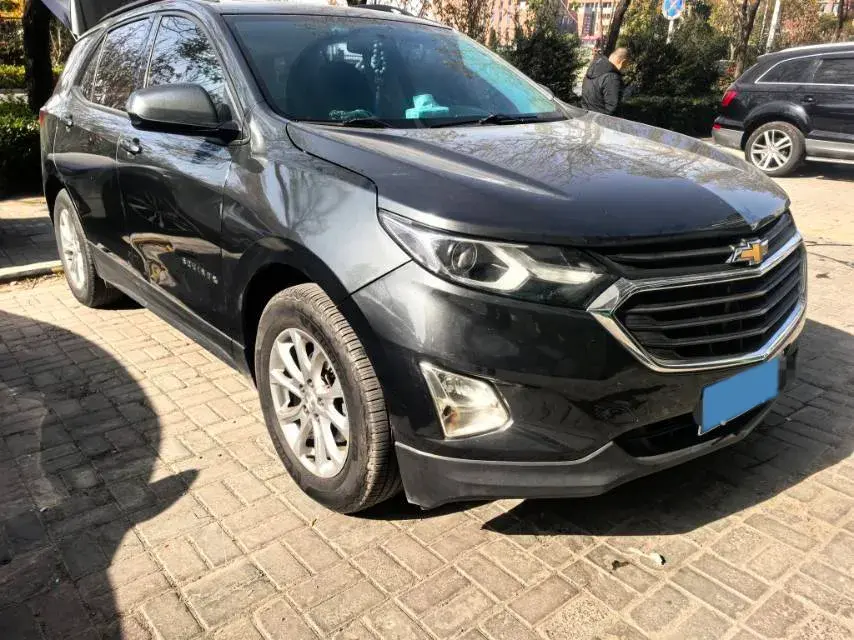 2018 CHEVROLET EQUINOX thumbnail 4