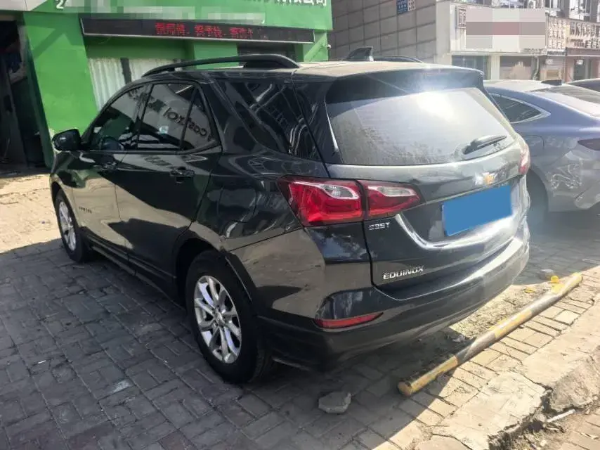 2018 CHEVROLET EQUINOX thumbnail 3