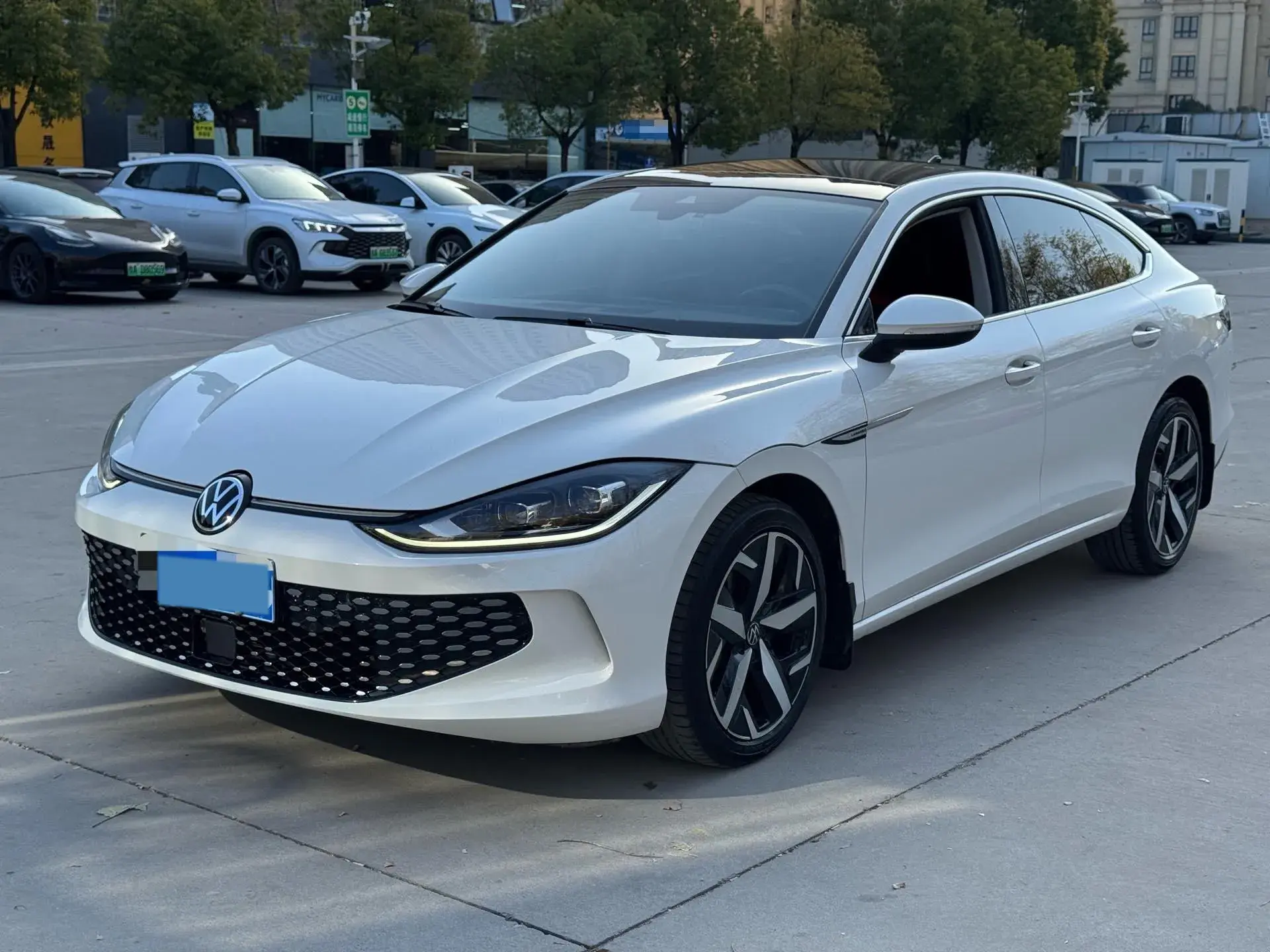 2022 VOLKSWAGEN LAMANDO view 1