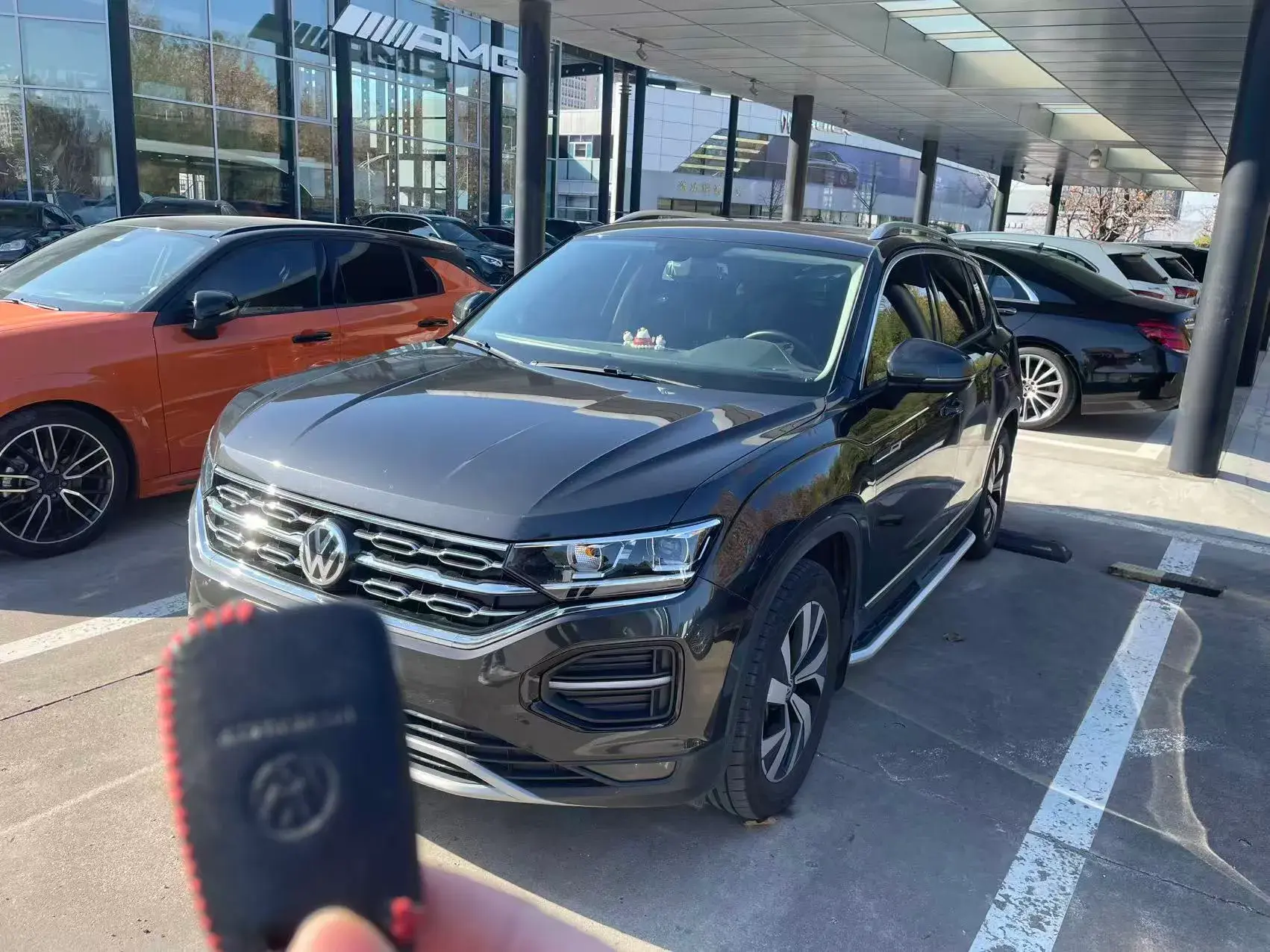 2020 VOLKSWAGEN TAYRON view 1