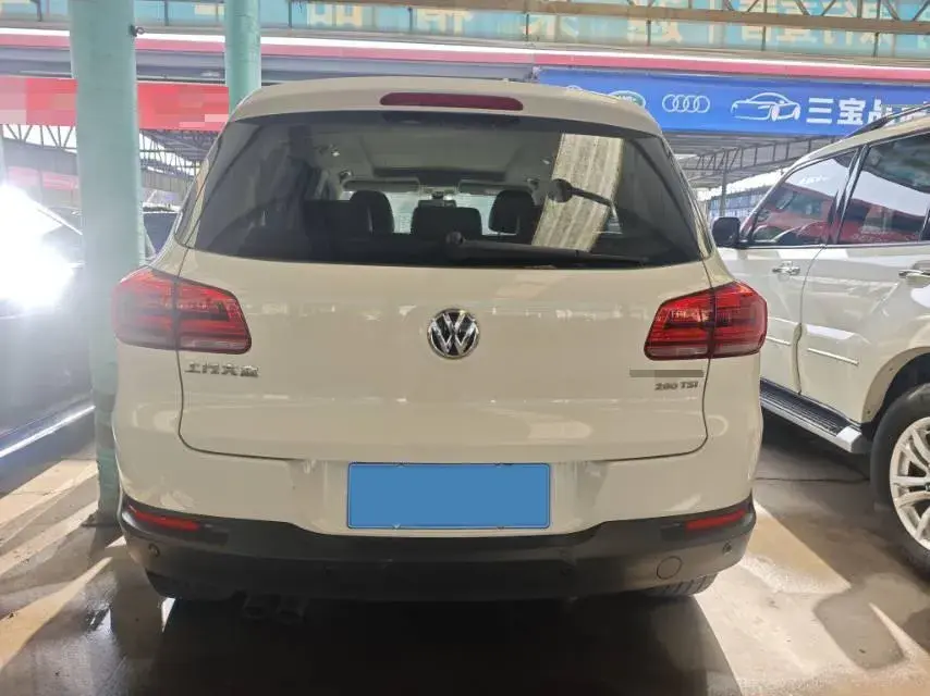 2016 VOLKSWAGEN TIGUAN thumbnail 4